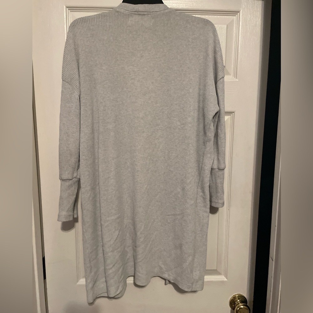 Long Ribbed Open-Front Cardigan in Light Gray